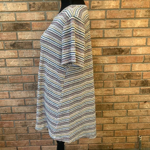 Bobeau Multi-colored Tunic w/ Short Sleeves (L) - Picture 4 of 7